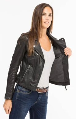 Blouson Cuir Femme Noir Oakwood " 64095 " 11 Blouson Cuir Femme Noir Oakwood " 64095 " -Maroquinerie 64095noir4 030229500 1049 12102021