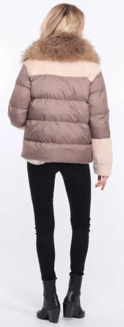 Veste Femme Mouton + Tissu Beige " BETTIE " 24 Veste Femme Mouton + Tissu Beige " BETTIE " -Maroquinerie blouson bettina beige alcantara 10 048411800 1358 01072023 scaled