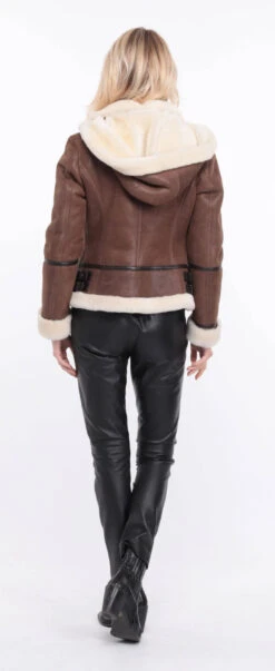 Blouson Bombardier Marron Femme Capuche " BOMBAE " -Maroquinerie blouson bombardier femme cap old brown 17 055134400 1156 01072023 scaled