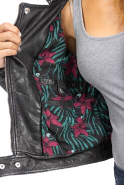 Blouson Cuir Femme Biker Agneau Noir "PANILA" 16 Blouson Cuir Femme Biker Agneau Noir "PANILA" -Maroquinerie blouson cuir femme 102100 9 079048800 1003 28092023