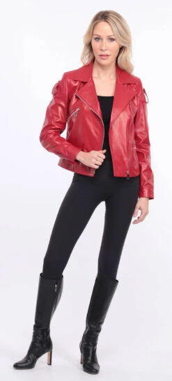 Blouson Biker Agneau Rouge Femme " LYNE " -Maroquinerie blouson cuir femme rouge lyna 12 092714300 1406 01072023 scaled