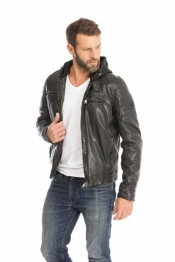 REDSKINS Blouson Cuir Homme à Capuche Noir " RYDE " 26 REDSKINS Blouson Cuir Homme à Capuche Noir " RYDE " -Maroquinerie blouson cuir homme agneau noir ryde redskins 4 069966300 1114 29092023