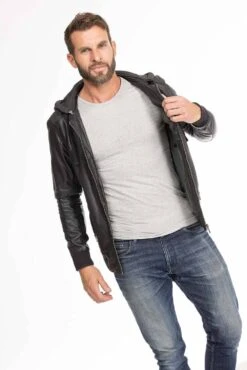 Blouson Cuir Homme Agneau Noir Oakwood " 62061 " -Maroquinerie blouson cuir homme capuche noir 62061 8 076776800 1747 28092023