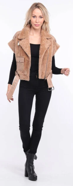 Gilet Sans Manches Mouton Camel Femme " SIE " 35 Gilet Sans Manches Mouton Camel Femme " SIE " -Maroquinerie blouson sans manches sia camel 10 047146500 1413 01072023 scaled
