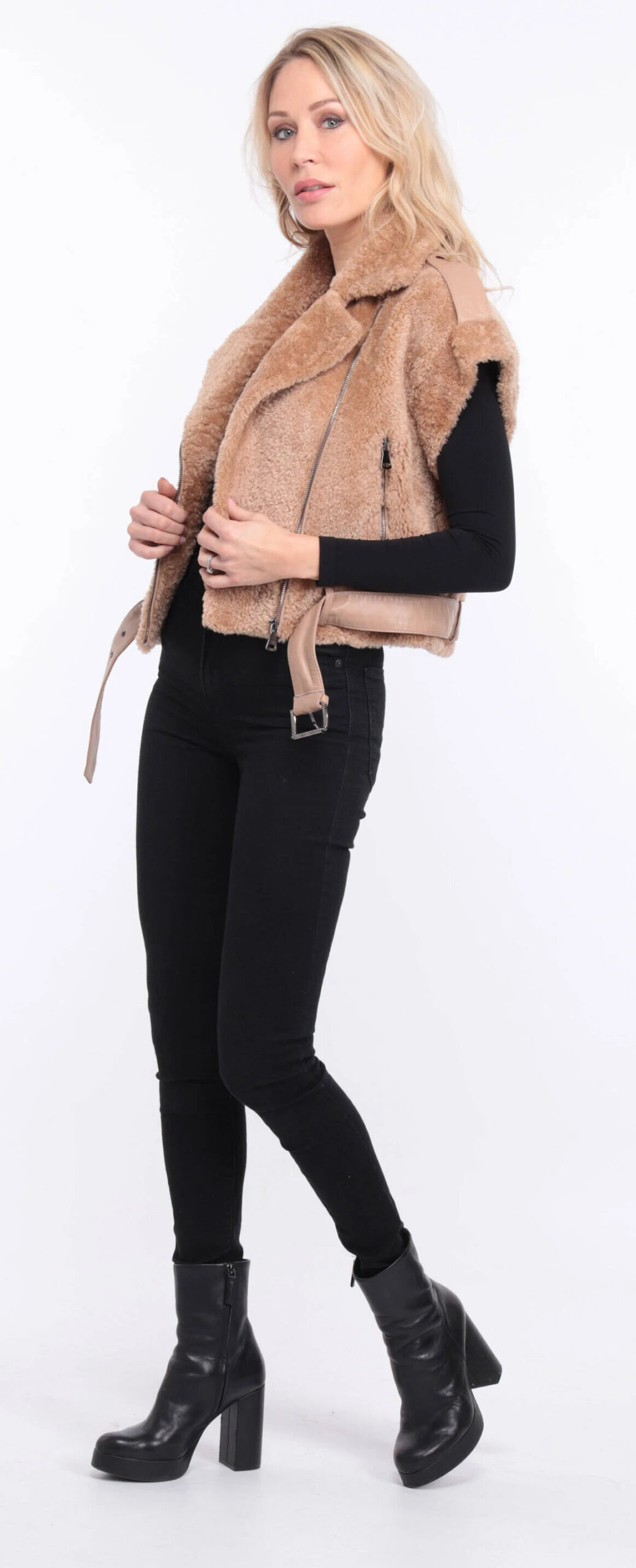 Gilet Sans Manches Mouton Camel Femme " SIE " 7 Gilet Sans Manches Mouton Camel Femme " SIE " – Image 7