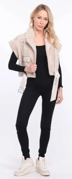 Gilet Sans Manches Mouton écru Femme " SIE " -Maroquinerie blouson sia ecru 16 089580500 1422 01072023 scaled