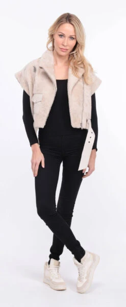 Gilet Sans Manches Mouton écru Femme " SIE " -Maroquinerie blouson sia ecru 19 014230200 1422 01072023 scaled