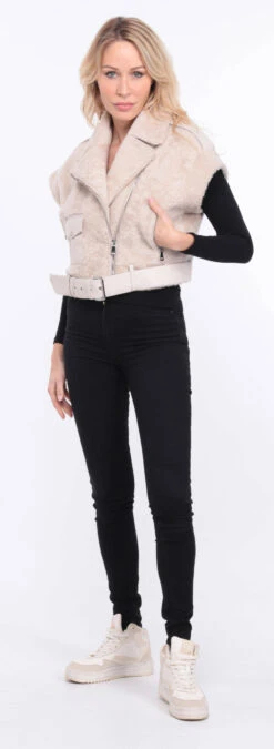 Gilet Sans Manches Mouton écru Femme " SIE " -Maroquinerie blouson sia ecru 2 036402400 1422 01072023 scaled