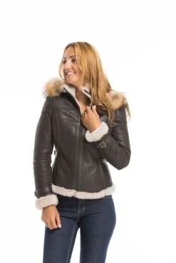 Blouson Cuir Mouton Femme Marron " DISTEL " Style Bombardier à Capuche 26 Blouson Cuir Mouton Femme Marron " DISTEL " Style Bombardier à Capuche -Maroquinerie cg23femmesachamarron23617 023778100 1555 03102022