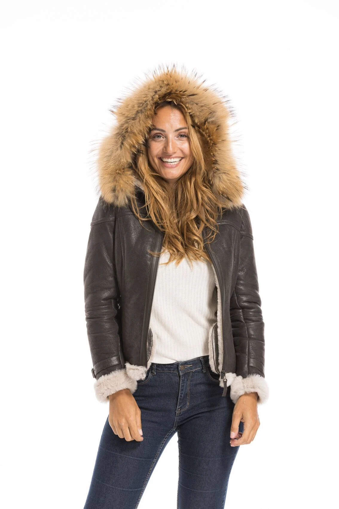 Blouson Cuir Mouton Femme Marron " DISTEL " Style Bombardier à Capuche 14 Blouson Cuir Mouton Femme Marron " DISTEL " Style Bombardier à Capuche – Image 14