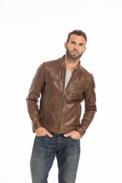 Blouson Cuir Homme Dark Cognac " COLLINS " 27 Blouson Cuir Homme Dark Cognac " COLLINS " -Maroquinerie cg23homme101046cognacfonce24593 038645300 1156 23092022
