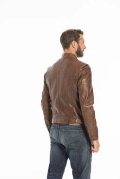 Blouson Cuir Homme Dark Cognac " COLLINS " 25 Blouson Cuir Homme Dark Cognac " COLLINS " -Maroquinerie cg23homme101046cognacfonce24595 027424800 1157 23092022