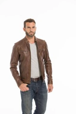 Blouson Cuir Homme Dark Cognac " COLLINS " 19 Blouson Cuir Homme Dark Cognac " COLLINS " -Maroquinerie cg23homme101046cognacfonce24601 028301100 1158 23092022