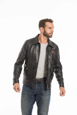 Blouson Cuir Homme 24 H Du Mans Steeve Mc Queen " CHARLIE " 23 Blouson Cuir Homme 24 H Du Mans Steeve Mc Queen " CHARLIE " -Maroquinerie cg23hommecharlienoir24295 032663300 1655 26092022