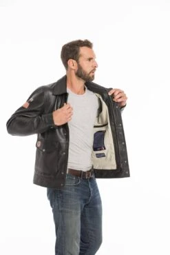 Blouson Cuir Homme 24 H Du Mans Steeve Mc Queen " CHARLIE " 21 Blouson Cuir Homme 24 H Du Mans Steeve Mc Queen " CHARLIE " -Maroquinerie cg23hommecharlienoir24300 042825700 1655 26092022