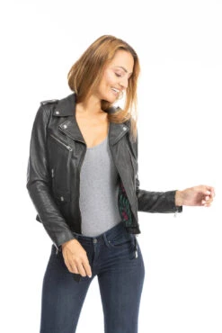 Blouson Cuir Femme Daytona Noir " PAULA " -Maroquinerie cuirsguignard2024101849noir1690 097559600 1659 26092023