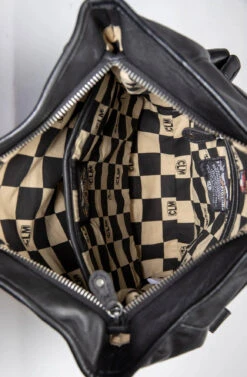 Sac à Dos Cuir 24 H Le Mans Noir " FERNANDO " -Maroquinerie fernandbackpackblack 043016000 0956 22022024