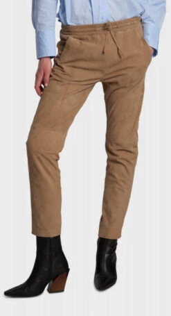 Pantalon Oakwood "63642" Beige -Maroquinerie giftref63642beigepantalonjogpantcuirveritablechevrevelours 067508200 1550 17032022