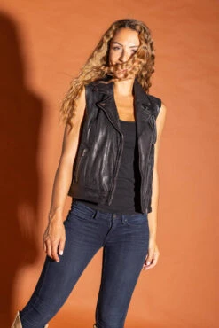 Gilet Sans Manches Cuir Femme Noir " 102338 " -Maroquinerie gilet cuir femme 102338 3 075220600 1450 28092023