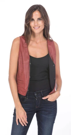 Gilet Cuir Femme Rouge "LADY 01" -Maroquinerie gilet en cuir dagneau rouge sans manches lady 5 051045600 1726 24092020