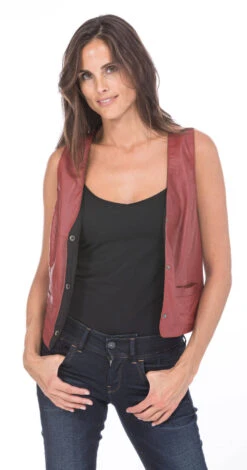 Gilet Cuir Femme Rouge "LADY 01" -Maroquinerie gilet en cuir dagneau rouge sans manches lady 6 074677000 1726 24092020