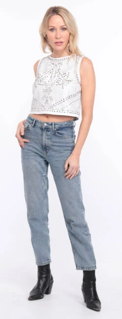 Débardeur Cuir Femme Blanc Clouté " FELINE " 23 Débardeur Cuir Femme Blanc Clouté " FELINE " -Maroquinerie haut cuir felina blanc 6 075106700 1151 01072023 scaled