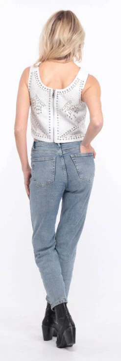 Débardeur Cuir Femme Blanc Clouté " FELINE " 28 Débardeur Cuir Femme Blanc Clouté " FELINE " -Maroquinerie haut cuir felina blanc 9 052153000 1151 01072023 scaled