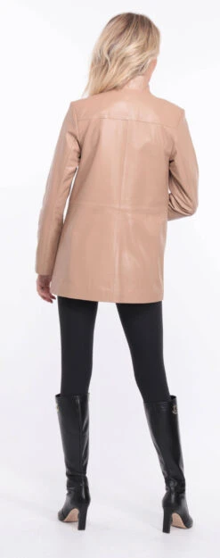Veste Cuir Femme Agneau Beige " OLYA " 26 Veste Cuir Femme Agneau Beige " OLYA " -Maroquinerie manteau cuir olivia beige 17 016303400 1401 01072023 scaled