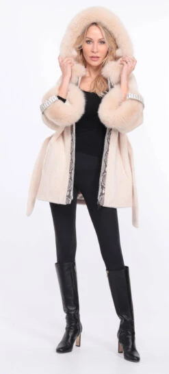 Veste Femme Alcantara Ecru " MONICE " -Maroquinerie manteau molly alcantara ecru python manche 13 038418400 1403 01072023 scaled