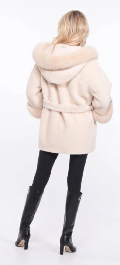 Veste Femme Alcantara Ecru " MONICE " -Maroquinerie manteau molly alcantara ecru python manche 4 072411200 1403 01072023 scaled