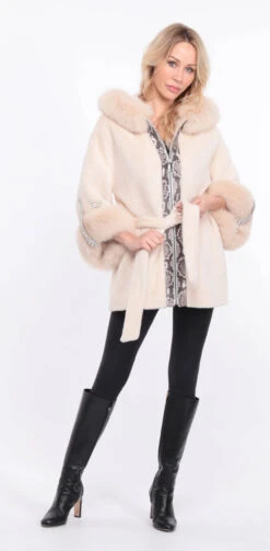 Veste Femme Alcantara Ecru " MONICE " -Maroquinerie manteau molly alcantara ecru python manche 6 068660600 1403 01072023 scaled