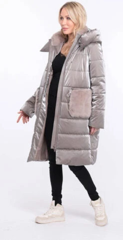 Doudoune Longue Tissu + Lapin Taupe " PAULIE " -Maroquinerie manteau pauliana taupe 10 060958200 1417 01072023 scaled