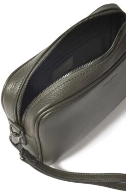 Hexagona Pochette Dragonne Cuir Vachette Olive " 135725 " 7 Hexagona Pochette Dragonne Cuir Vachette Olive " 135725 " -Maroquinerie pochettedragonneencuirdevachette1357255 036794600 1118 12072021