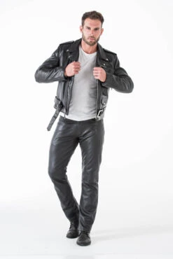 Pantalon Cuir Vachette Noir Homme "TROUSER" Coupe 501 -Maroquinerie pose avec pantalon cuir vachette trouser 042714100 1745 15102016