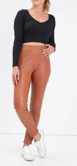 Pantalon Cuir Femme Cognac " 101347 " -Maroquinerie suzanalambstretchpantaloncuirfemmeblack4 053270100 1530 29102021