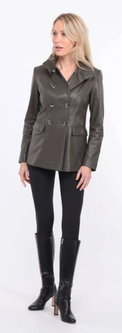 Veste Demi Longueur Femme Olive " MONIQUE " 26 Veste Demi Longueur Femme Olive " MONIQUE " -Maroquinerie veste cuir monica olive 10 019198400 1403 01072023 scaled