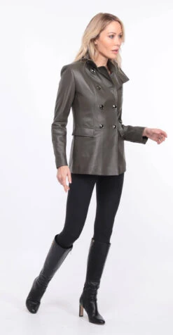 Veste Demi Longueur Femme Olive " MONIQUE " 33 Veste Demi Longueur Femme Olive " MONIQUE " -Maroquinerie veste cuir monica olive 11 054758600 1403 01072023 scaled
