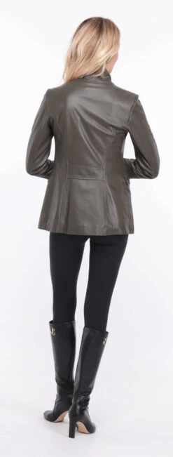 Veste Demi Longueur Femme Olive " MONIQUE " 23 Veste Demi Longueur Femme Olive " MONIQUE " -Maroquinerie veste cuir monica olive 5 044691800 1403 01072023 scaled