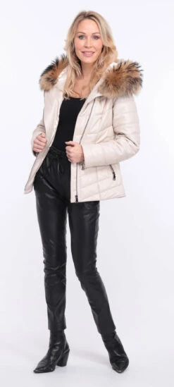 Veste Cuir Femme écru " PRESTE " 25 Veste Cuir Femme écru " PRESTE " -Maroquinerie veste cuir prestige ecru 13 083774200 1417 01072023 scaled