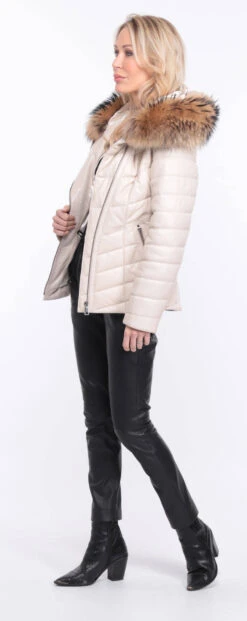 Veste Cuir Femme écru " PRESTE " 24 Veste Cuir Femme écru " PRESTE " -Maroquinerie veste cuir prestige ecru 14 015254900 1417 01072023 scaled