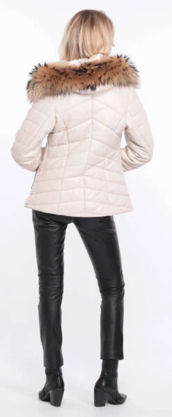 Veste Cuir Femme écru " PRESTE " 27 Veste Cuir Femme écru " PRESTE " -Maroquinerie veste cuir prestige ecru 2 086046200 1417 01072023 scaled