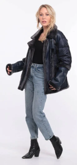 Veste Tissu + Mouton Femme Marine " INTEME " 34 Veste Tissu + Mouton Femme Marine " INTEME " -Maroquinerie veste intemporel marine 19 040387700 1409 01072023 scaled