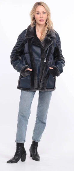 Veste Tissu + Mouton Femme Marine " INTEME " 35 Veste Tissu + Mouton Femme Marine " INTEME " -Maroquinerie veste intemporel marine 6 017110900 1409 01072023