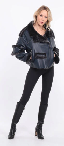 Blouson Mouton Bleu Femme " CLAUDIE " 23 Blouson Mouton Bleu Femme " CLAUDIE " -Maroquinerie veste mouton claudia bleu 14 033775300 1150 01072023 scaled