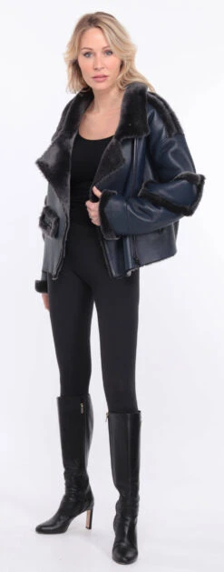 Blouson Mouton Bleu Femme " CLAUDIE " 28 Blouson Mouton Bleu Femme " CLAUDIE " -Maroquinerie veste mouton claudia bleu 3 000883100 1150 01072023 scaled